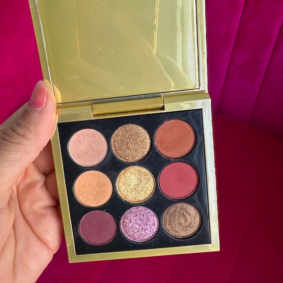 MAC Lunar New Year Eyeshadow Palette & MAC x Lisa Powder Blush - Picture 5 of 6